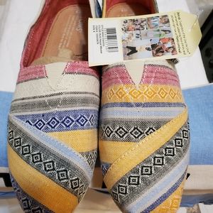 TOMS Canvas Classics NWT, Box, and Dustbag